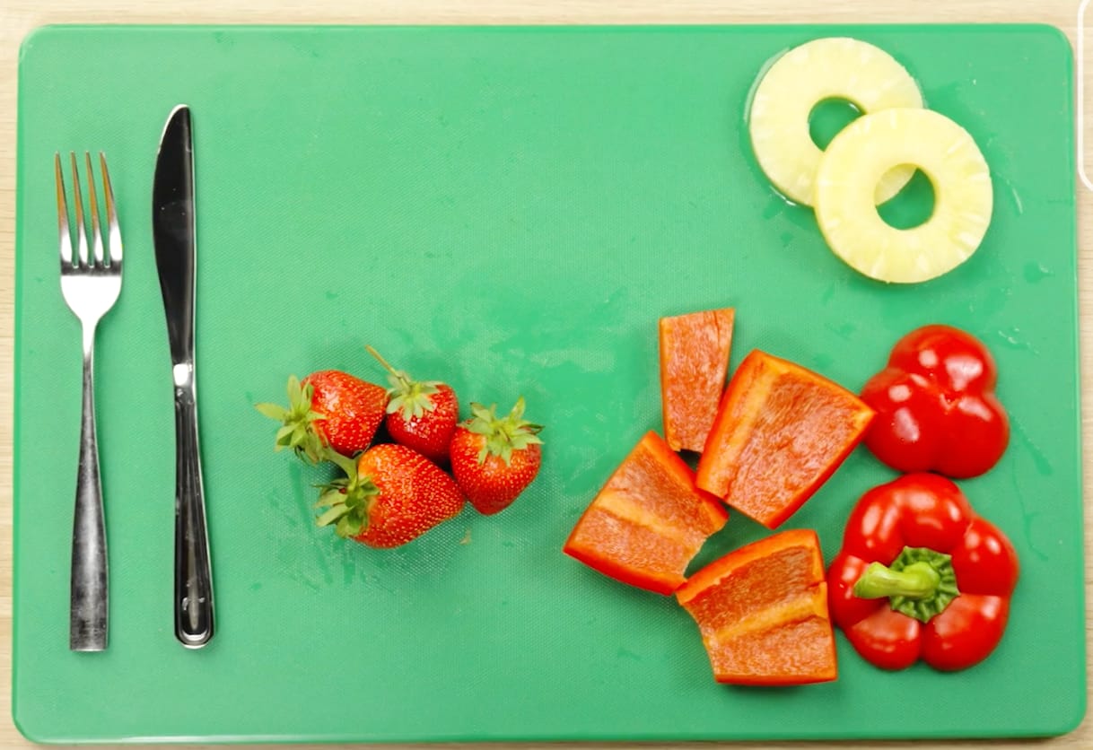 Pupil video: Cutting & juicing