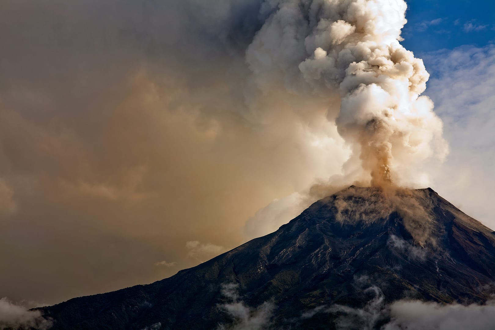 Lesson 3: Why and where do we get volcanoes?
