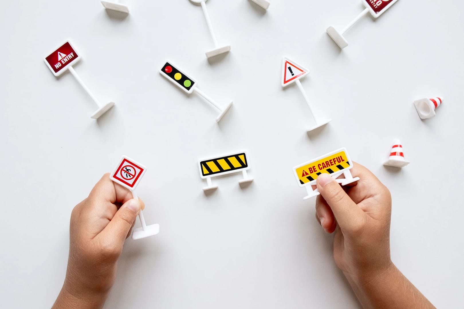 Staying safe: What signs help me recognise what is safe or unsafe?