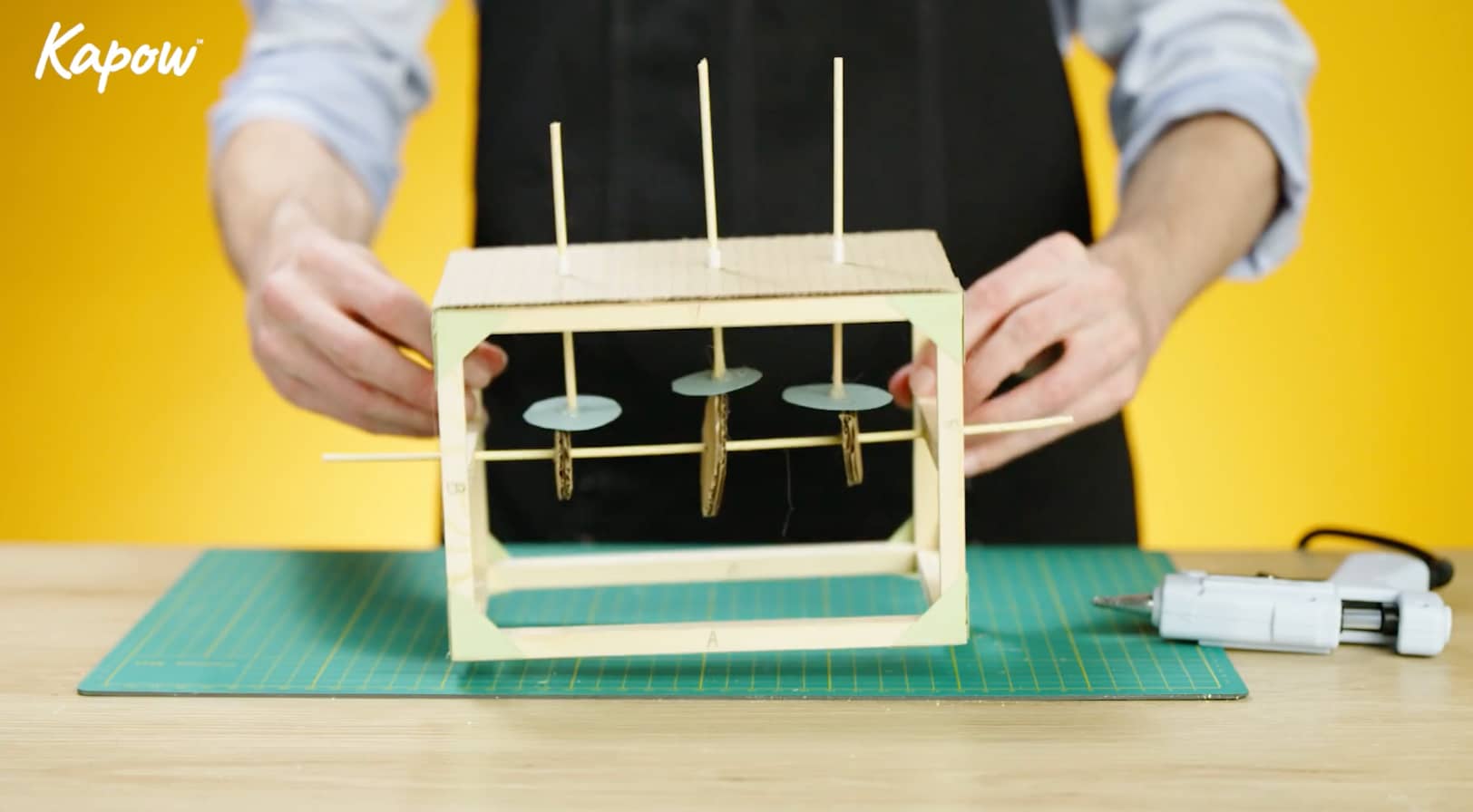 Teacher video: Experimenting with cams