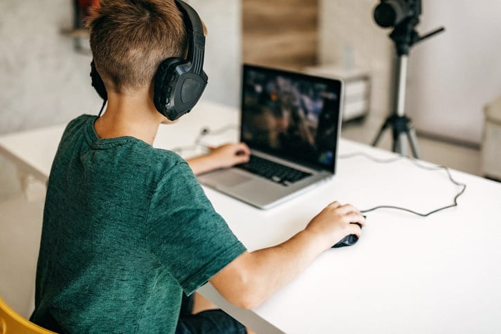 The online world: How should we communicate online?