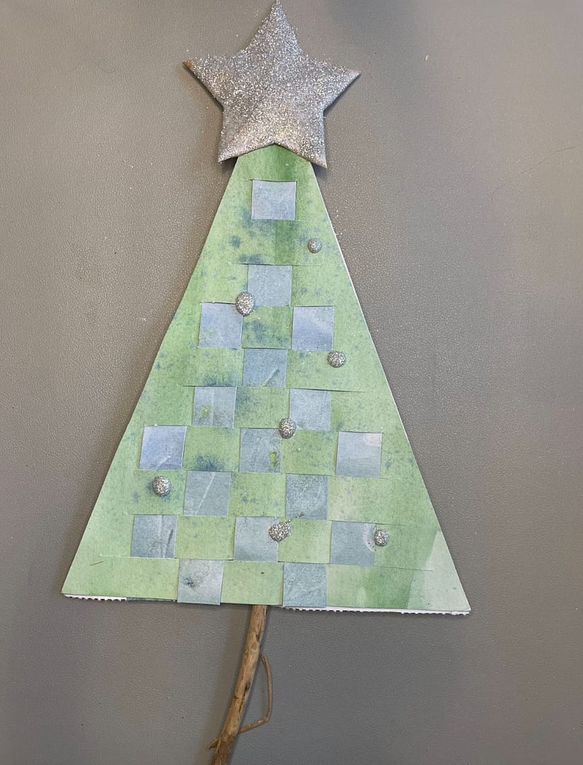 Christmas craft: KS1 Woven paper Christmas tree