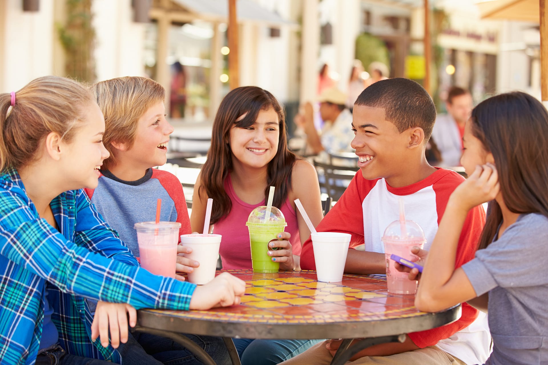 Children in a cafe iStock 489001287 monkeybusinessimages