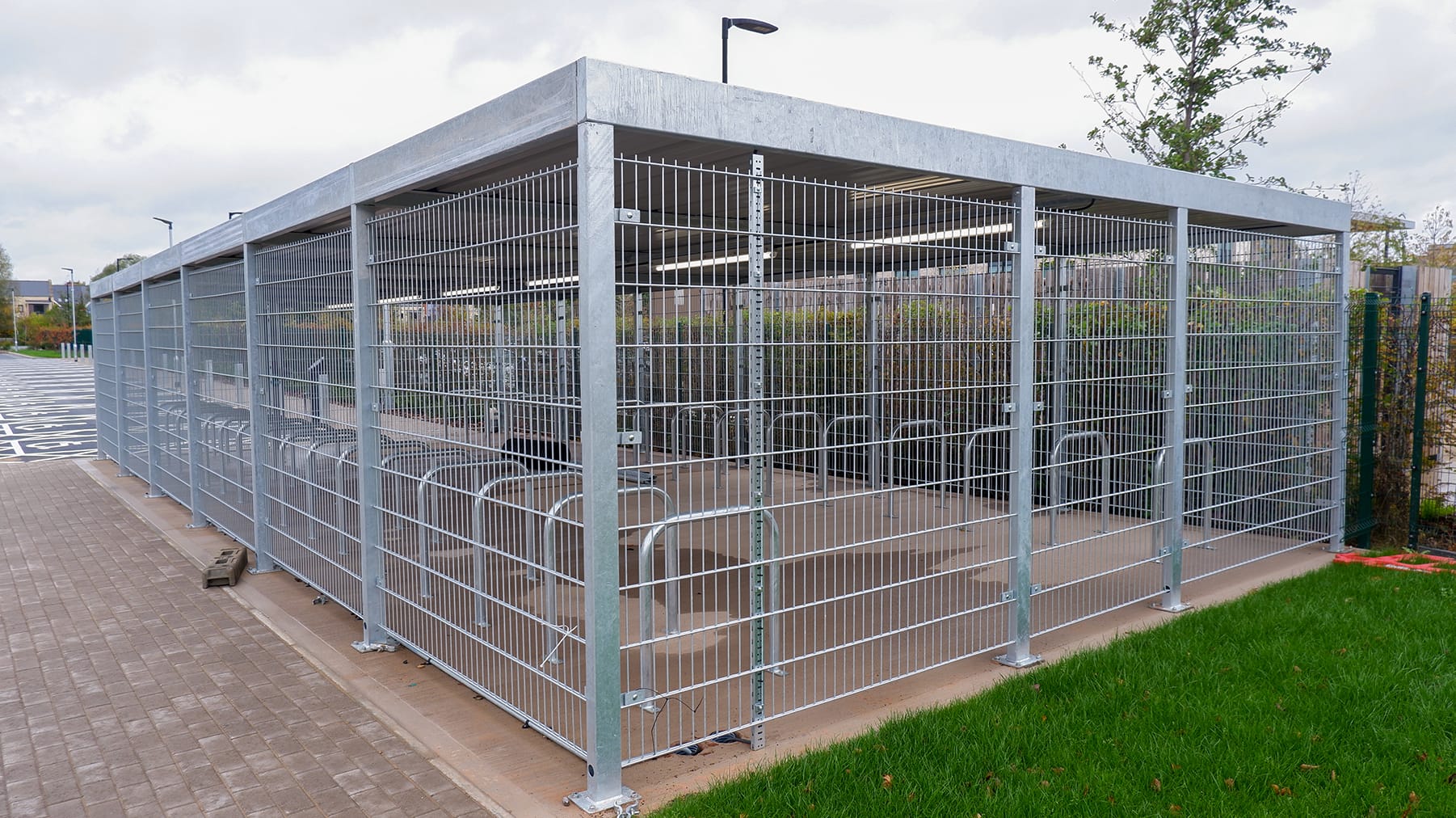gloucester business park mesh secure cycle shelter