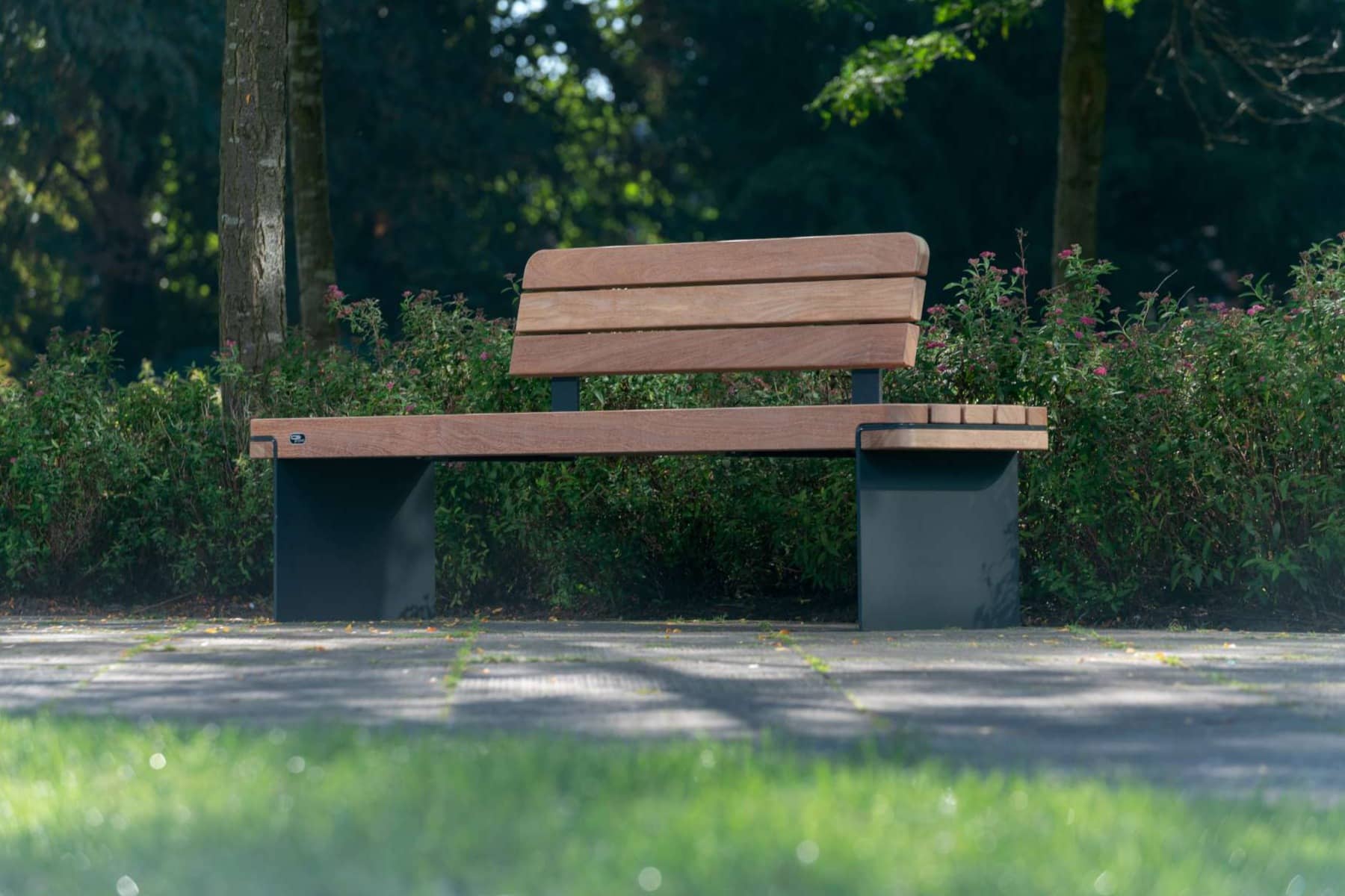 Rondure outdoor bench